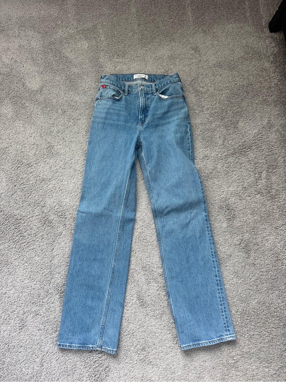 Abercrombie & Fitch High-Rise 90s relaxed Leg Women's Jeans - Light Blue